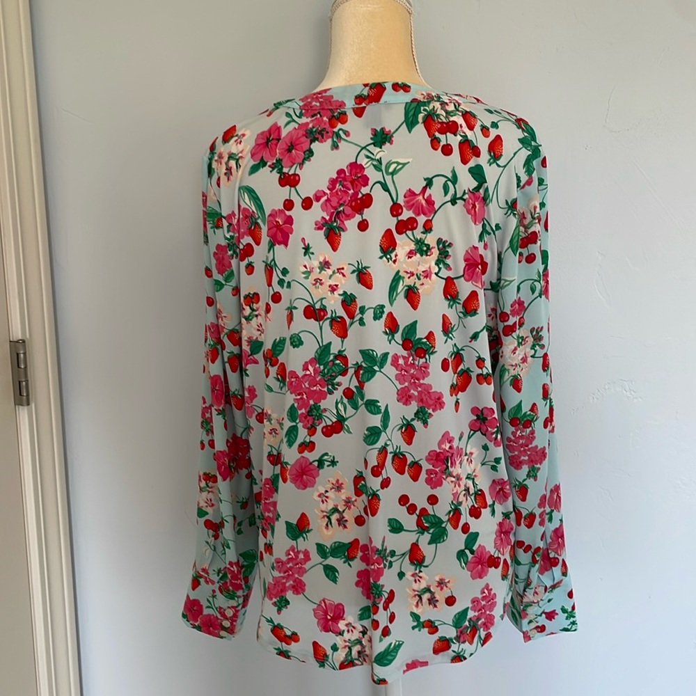 Ann Taylor Light Weight and Breezy Long Sleeve Summer Blouse - Picture 4 of 11